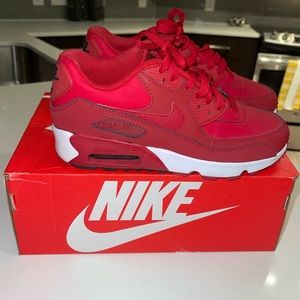 NIKE AirMax 90 Size 5y only worn ONE time. Basically brand new.